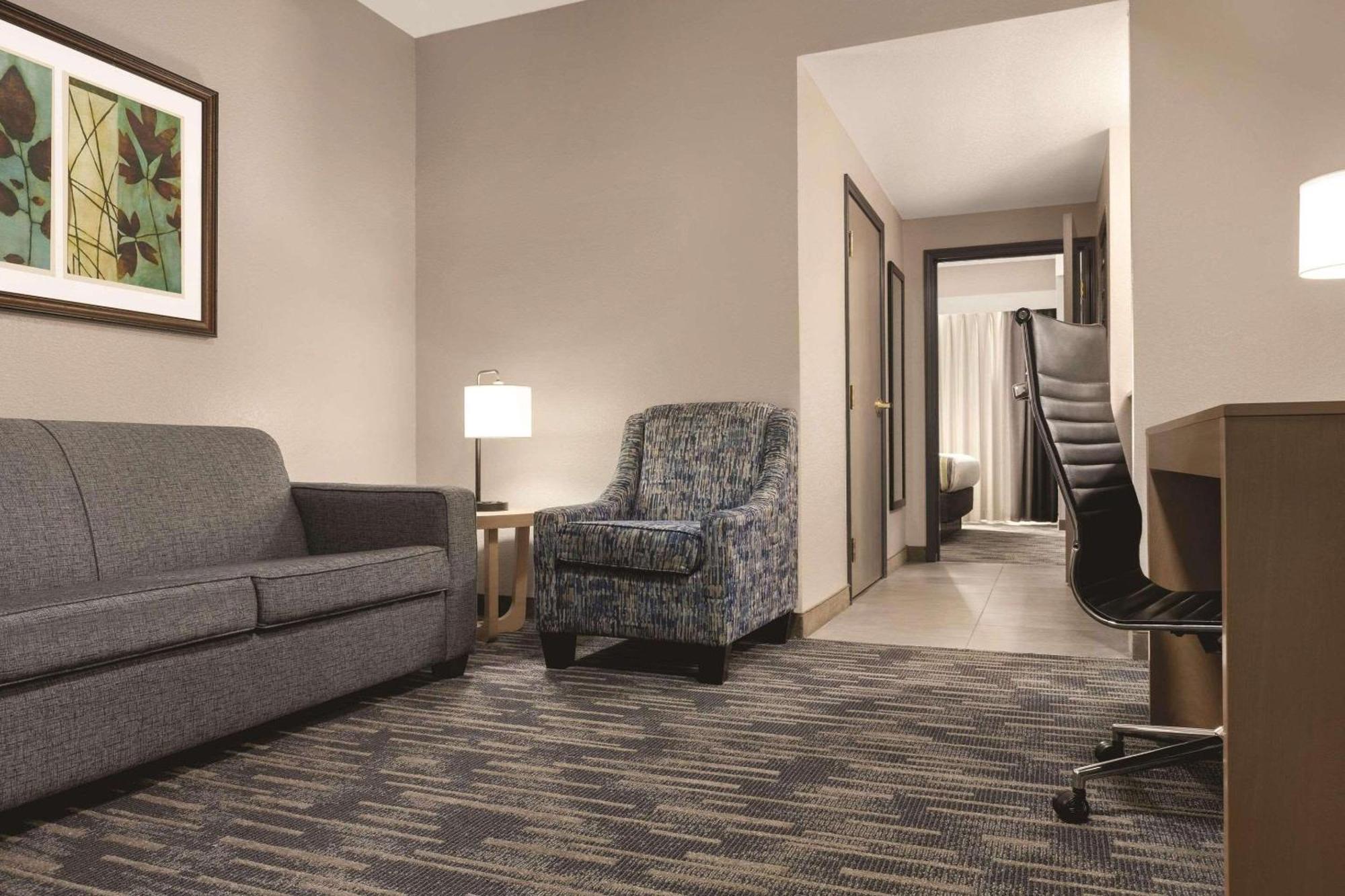 Spark By Hilton Panama City Beach Панама Сити Бийч Екстериор снимка